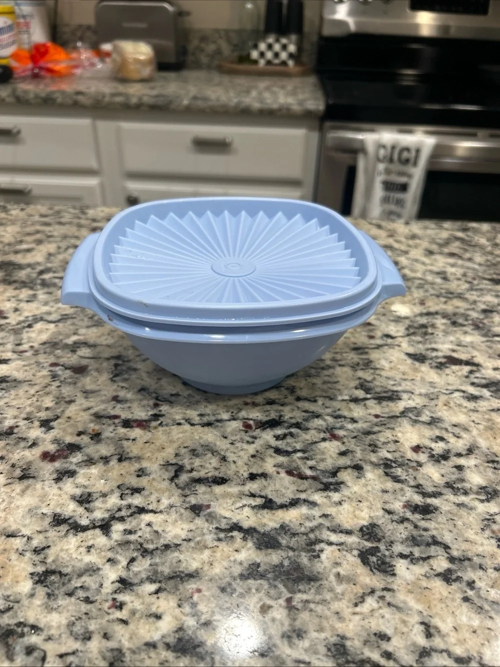 Tupperware Servalier 3 1/2 Cup  Square Bowl With Lid Light Pastel Blue